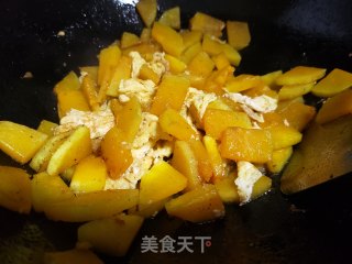南瓜炒鸡蛋的做法步骤：3