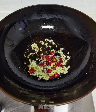 炝炒茼蒿的做法步骤：5