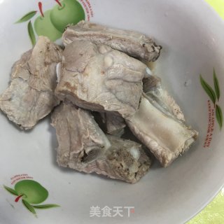 海带黄豆煲排骨的做法步骤：3