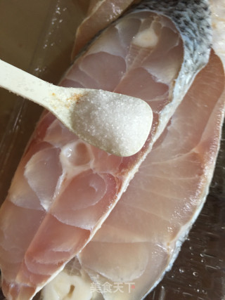 香煎马友鱼的做法步骤：3