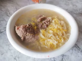 酸菜大骨汤的做法步骤：3