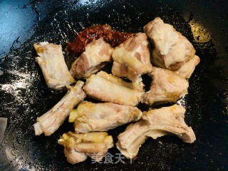 火麻仁排骨烧胡萝卜土豆的做法步骤：4