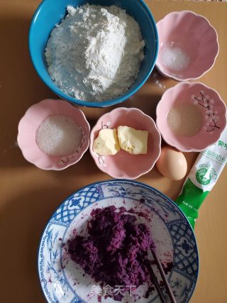 紫薯吐司面包的做法步骤：1