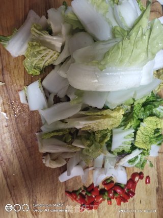 菜梗炒牛肉的做法步骤：1