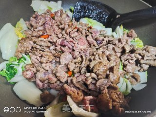 菜梗炒牛肉的做法步骤：8