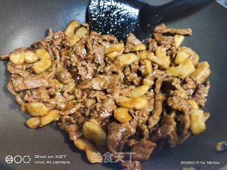 牛肉炒马蹄的做法步骤：4