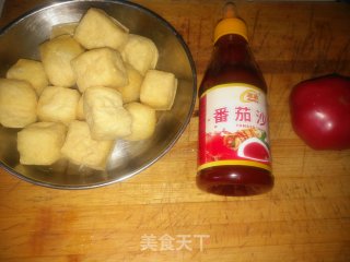 番茄油豆腐泡的做法步骤：1