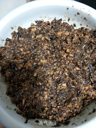 梅干菜肉包的做法步骤：2