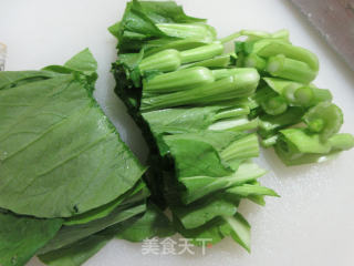 黄金鱼蛋菜芯米粉的做法步骤：2