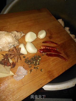 红烧排骨鸡翅的做法步骤：6