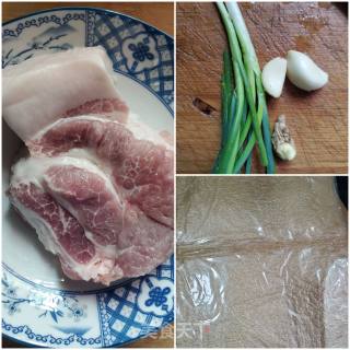 五香肉卷的做法步骤：1