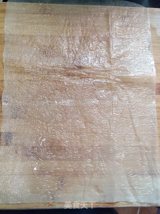 五香肉卷的做法步骤：6