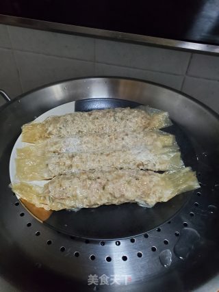 五香肉卷的做法步骤：11