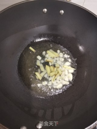 啤酒烧鸡翅的做法步骤：2