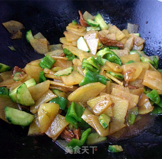 土豆青椒黄瓜片的做法步骤：6