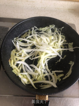 酱油白菜粉丝的做法步骤：1
