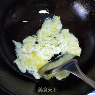 韭菜鸡蛋炒米粉的做法步骤：7