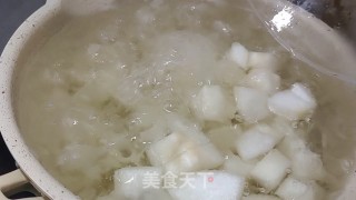 润肺养颜冰糖雪梨银耳羹的做法步骤：7