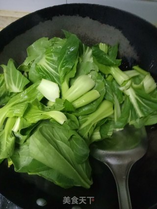 青菜炒鸡蛋干的做法步骤：2
