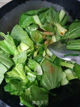 青菜炒鸡蛋干的做法步骤：3