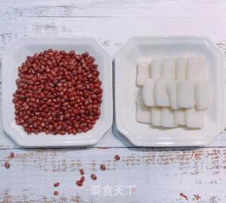 红豆年糕汤， 女生都爱喝的“女神汤”，今天喝这个准没错！的做法步骤：1