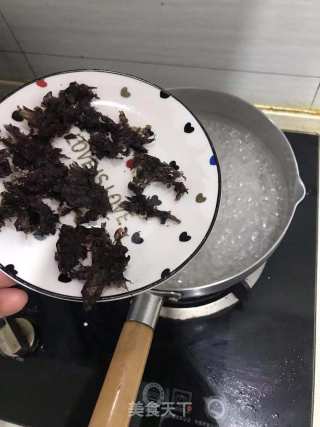 紫菜蛋花汤的做法步骤：3