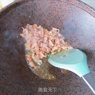 胡萝卜炒瘦肉的做法步骤：4
