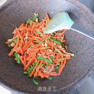 胡萝卜炒瘦肉的做法步骤：7