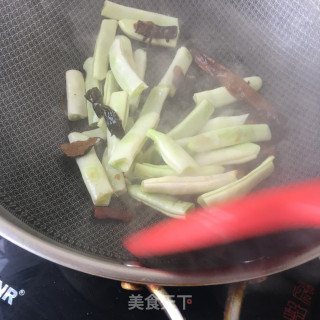 豆角焖南瓜面的做法步骤：5