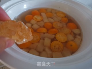 金桔荸荠雪梨汤的做法步骤：7