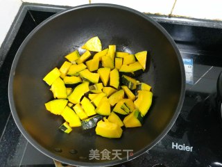 蚝油炒南瓜的做法步骤：3