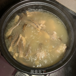 鹿茸菇排骨汤的做法步骤：7