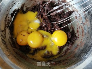 可可戚风蛋糕的做法步骤：4