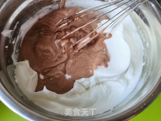 可可戚风蛋糕的做法步骤：9
