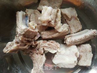 南瓜排骨汤的做法步骤：6