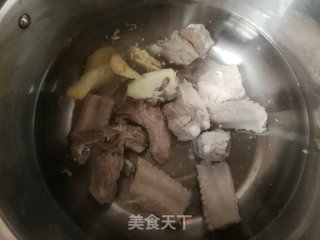 南瓜排骨汤的做法步骤：7