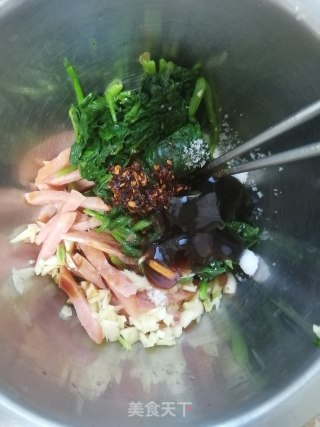 香肠拌菠菜的做法步骤：5