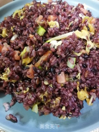 香肠鸡蛋炒糙米饭的做法步骤：7