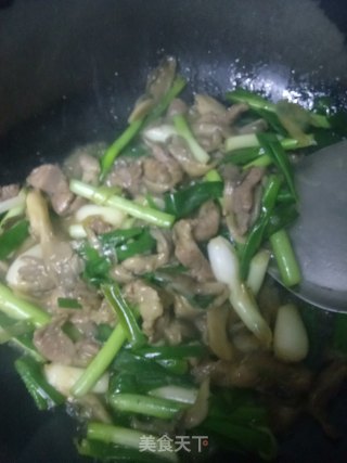 平菇炒肉丝的做法步骤：6