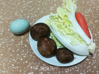 香菇白菜蛋花汤的做法步骤：1