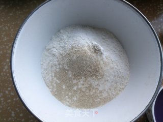 紫薯银耳鸡蛋糕的做法步骤：3