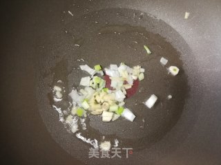 黄心菜粉丝鸡肉丸子汤的做法步骤：4