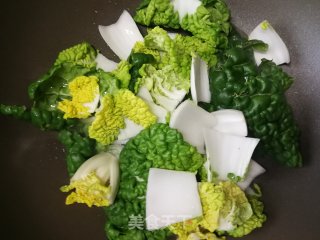 黄心菜粉丝鸡肉丸子汤的做法步骤：5
