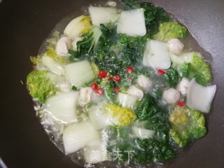 黄心菜粉丝鸡肉丸子汤的做法步骤：9