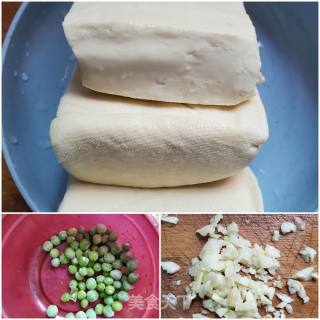 蒜香豌豆煎豆腐的做法步骤：1