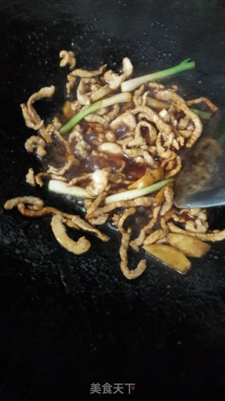 肉丝炒香芹的做法步骤：6