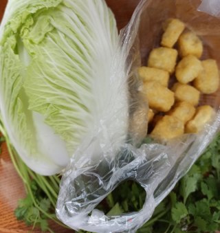 砂锅白菜豆腐果的做法步骤：1
