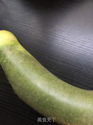 “快手汤”鲜虾粉丝萝卜汤的做法步骤：1