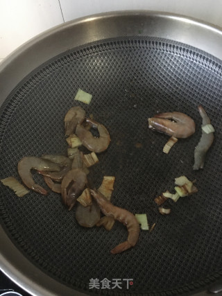 “快手汤”鲜虾粉丝萝卜汤的做法步骤：7