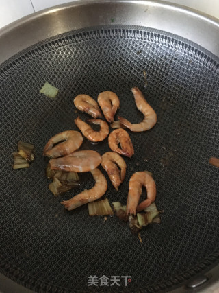 “快手汤”鲜虾粉丝萝卜汤的做法步骤：8